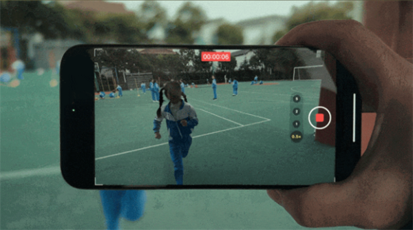 賭博：蘋果年度大片《小蒜頭》正式上映：iPhone 15 Pro Max全程拍攝